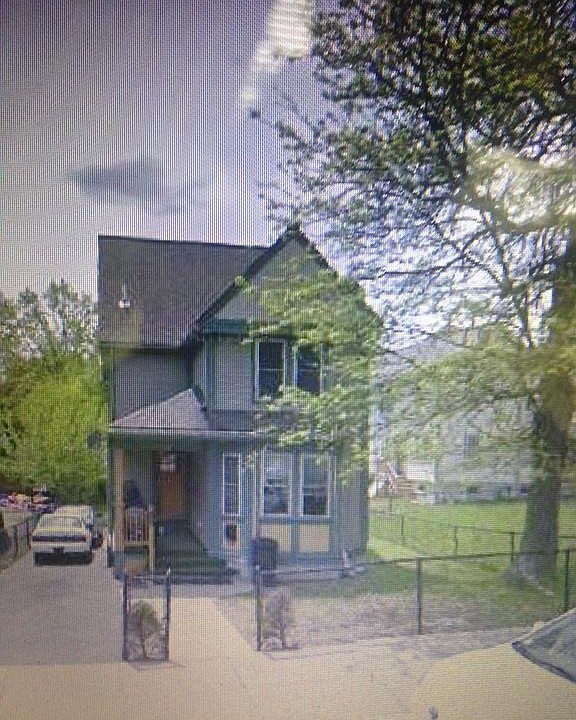 2nd image of 130 Bird St