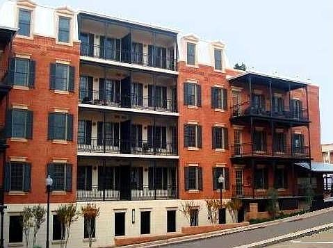 1st image of 1300 Van Buren Ave Unit 404