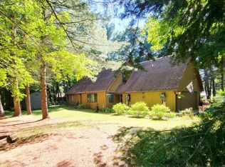 7015 Huntington Dr, Oscoda, MI 48750
