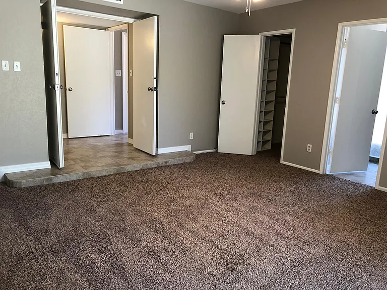 2502 W Summit Pl — Photo 10