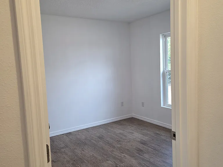 746 Church Ave SW — Photo 5