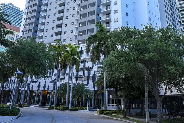 2 bed, 930 sqft, $3,150 — Photo 4