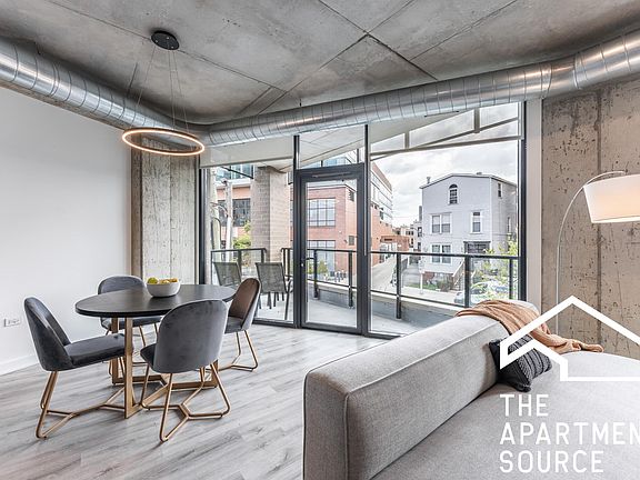 2nd image of 1126 W Patterson Ave #201