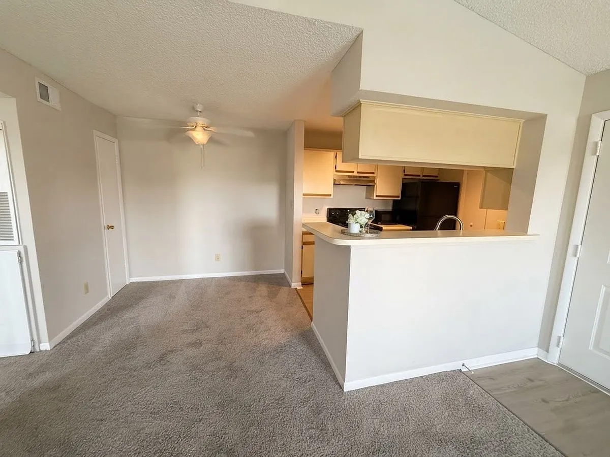Regency Gardens B308 - Regency Gardens B308 — Photo 4