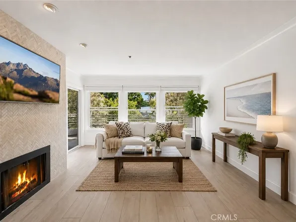 950 Cagney Ln APT 207, Newport Beach, CA 92663