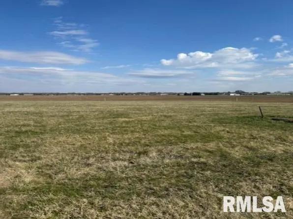 820 Darnall Dr, Geneseo, IL 61254