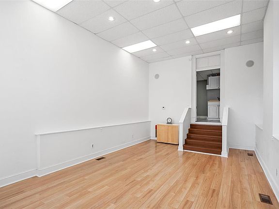 4th image of 3137 Meramec St