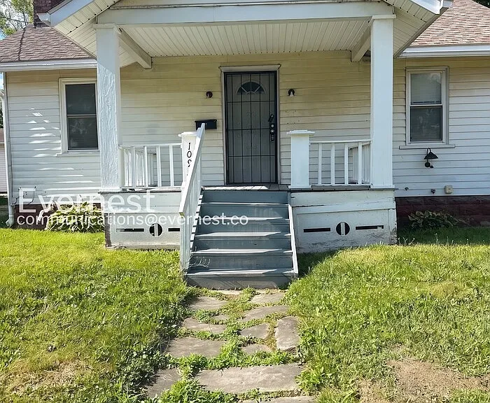 1093 Georgia Ave — Photo 2