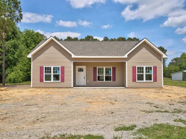 2820 Tara Dr, Clayton, NC 27520