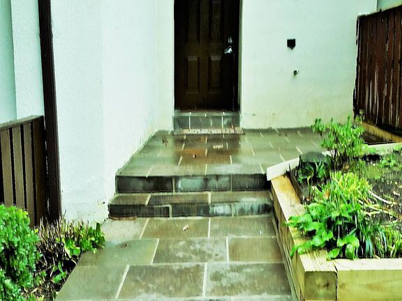 2nd image of 1627 Valencia Way