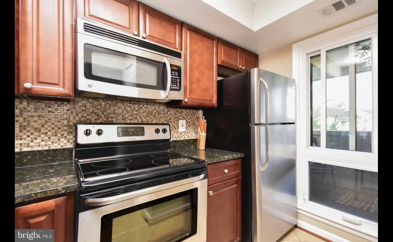 8605 Village Way — Photo 2