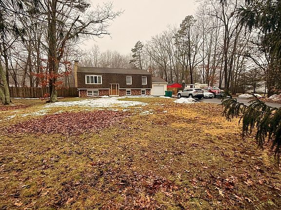 3rd image of 889 Pinehurst Road