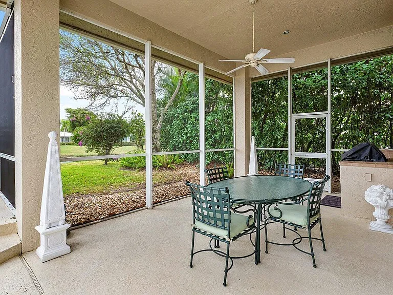 3 Bermuda Lake Dr — Photo 36
