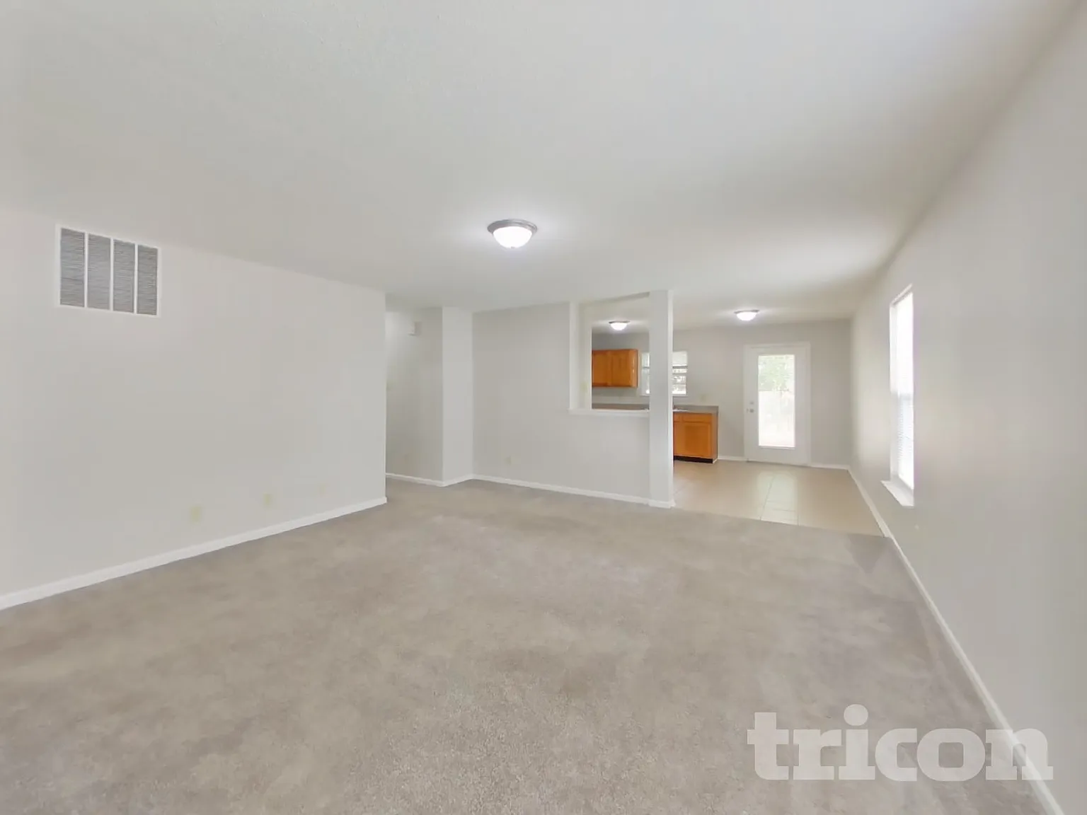 2414 Summerwood Lane Greenwood IN — Photo 3