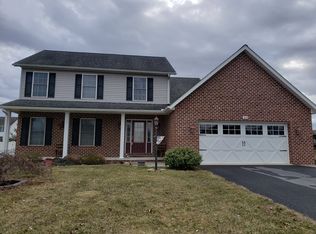 302 Roseann Dr, Chambersburg, PA 17201