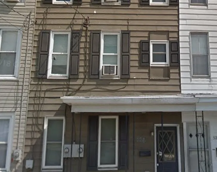 526 E Main St — Photo 14