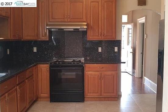 2nd image of 2024 Linden St