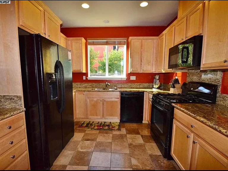 9421 Dunbar Dr — Photo 3