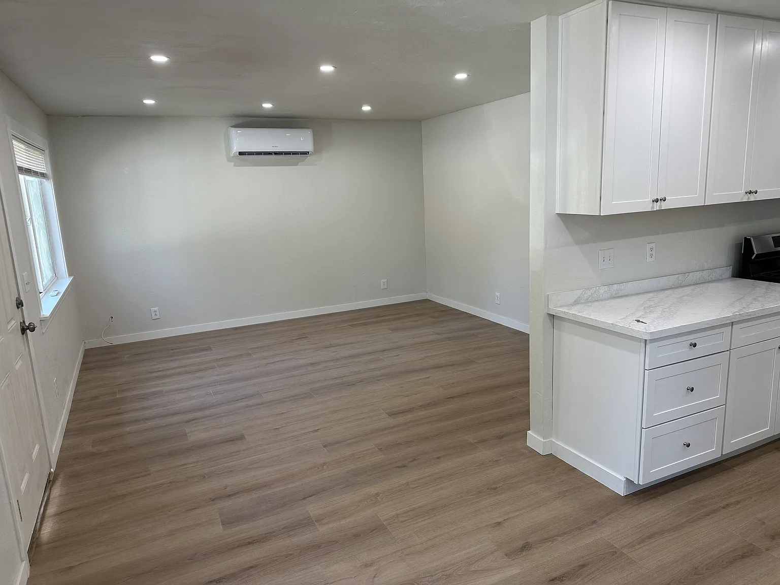 3 bed, 1050 sqft, $1,950 — Photo 4