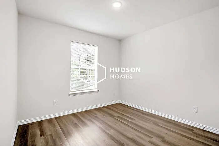 514 E Shepherd St — Photo 8
