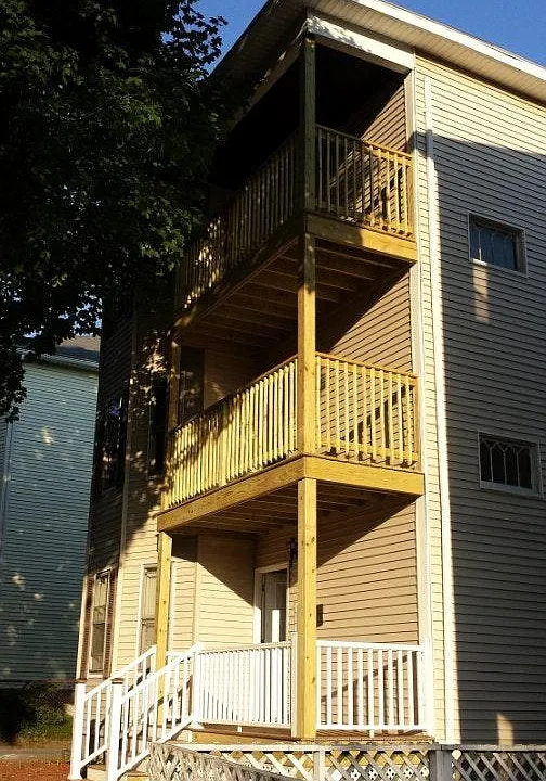 12 Bedford Ave #3