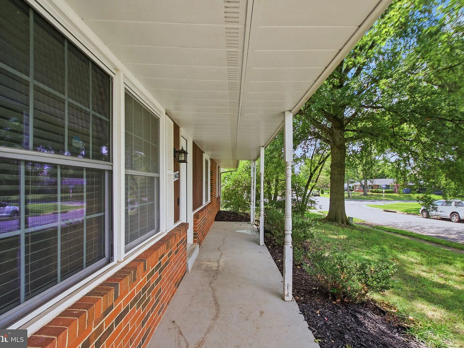 3 bed, 2.0 bath, 1008 sqft, $2,800 — Photo 3