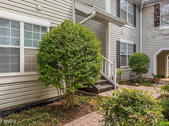 3rd image of 2903H S Woodley St #8