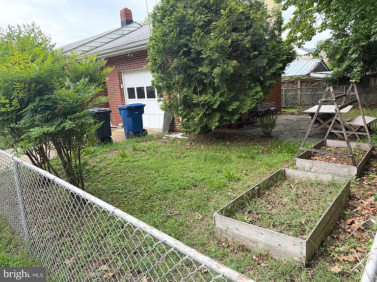 2000 La Grande Ave — Photo 18
