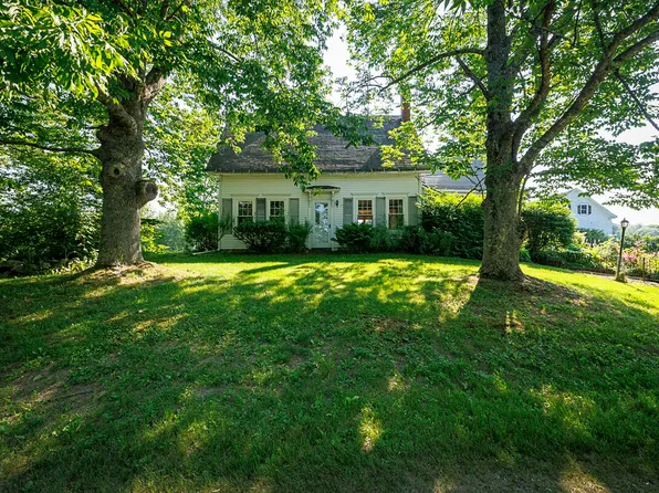 533 Graytown Road, Sedgwick, ME 04676