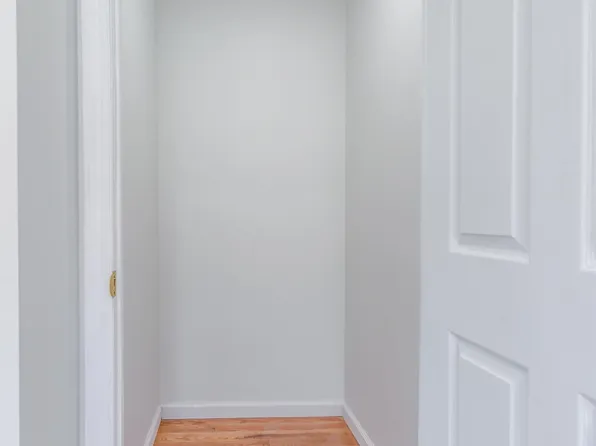 85 Myrtle Avenue image 11 of 28