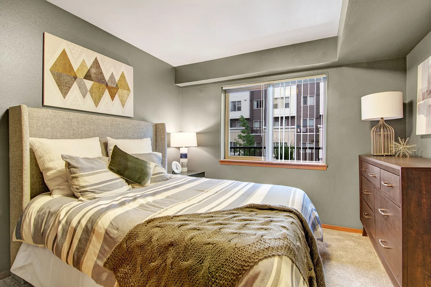 Echo Lake Apartments — Photo 4
