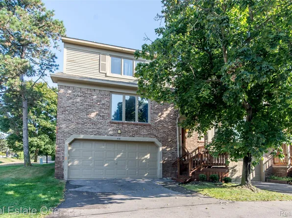 4161 Breckenridge Dr, West Bloomfield, MI 48322