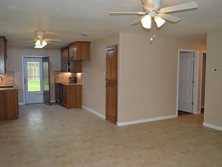 2404 Quail Rdg — Photo 3