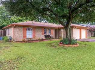 929 Madrid St, Hurst, TX 76053