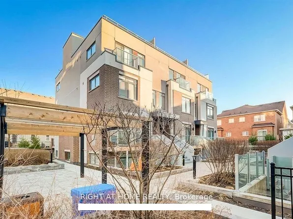 3062 6th Line #121, Oakville, ON L6M 1P8