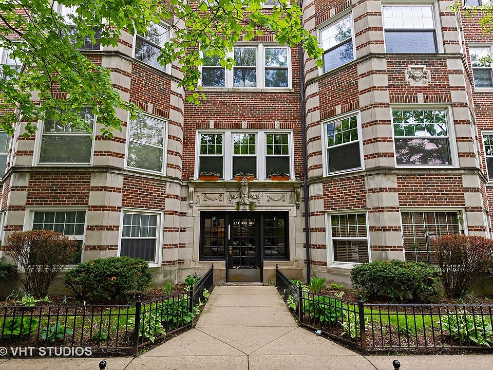 1st image of 455 W Oakdale Ave APT 3
