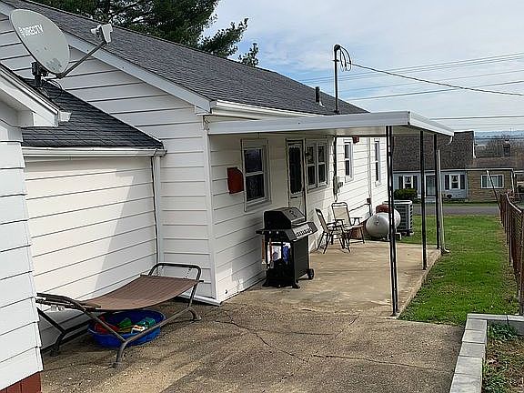 4th image of 414 Columbia Ave