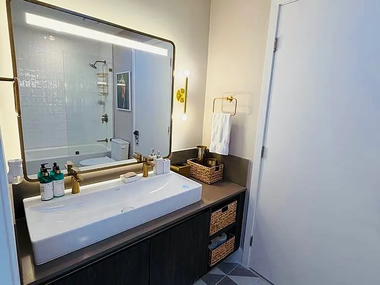 159 NE 6th St #Penthouse 5014 — Photo 20