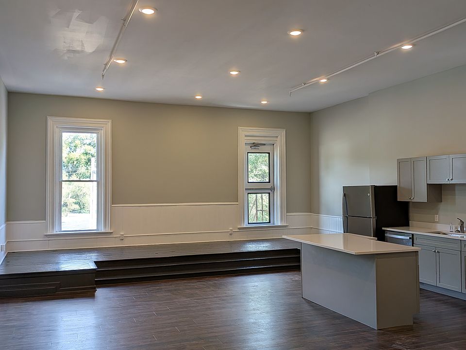 1st image of 111 S Main St