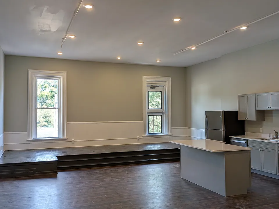 111 S Main St