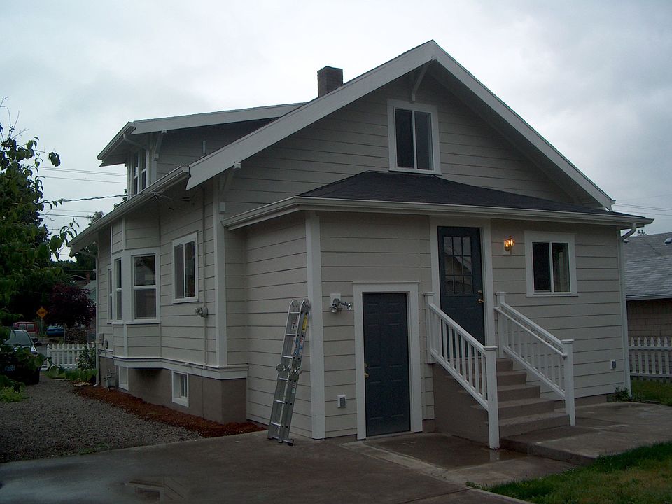 2nd image of 9832 SE Harold St