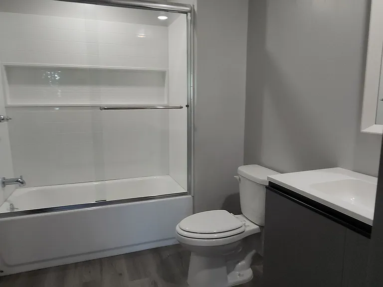 7040 Woodman Ave #307 — Photo 8