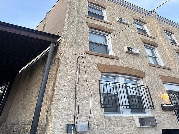 3rd image of 1607 W Dauphin St