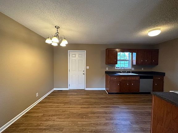 4th image of 265 Audrea Ln