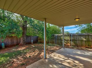 624 Eastview Cir, Yukon, OK 73099