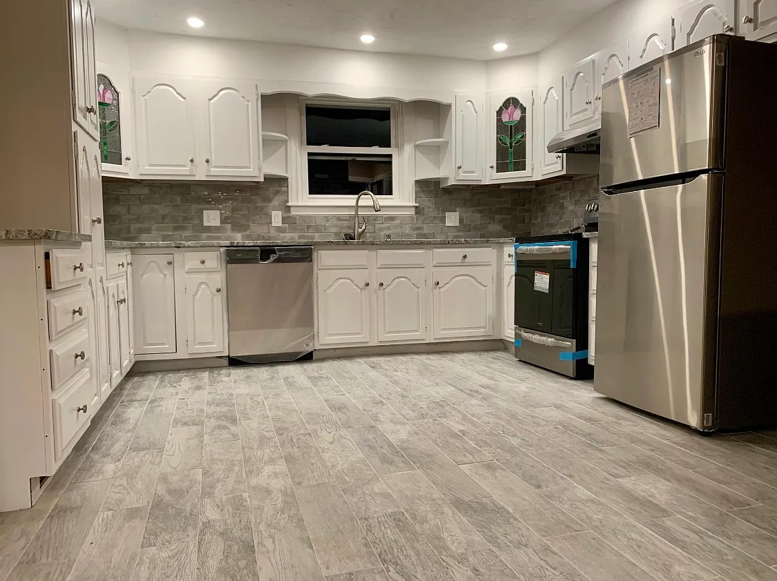 2 bed, 1.5 bath, 1100 sqft, $2,200 — Photo 2