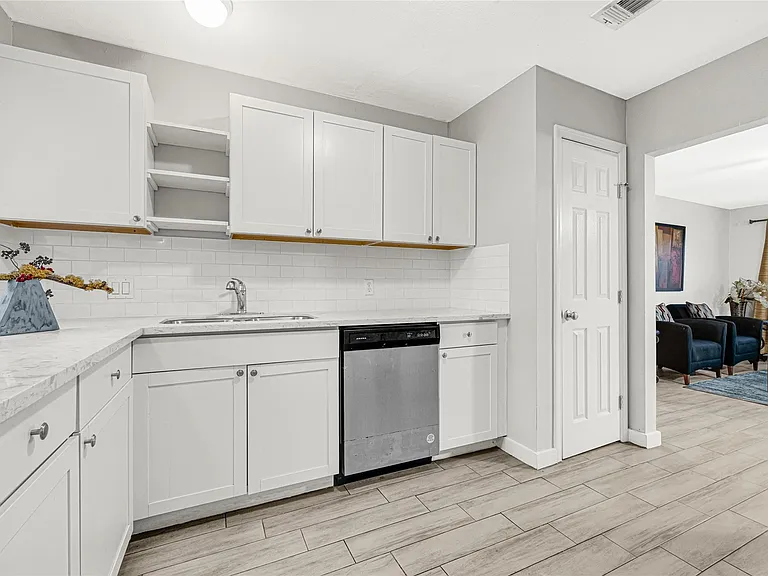5009 Bataan Rd — Photo 14
