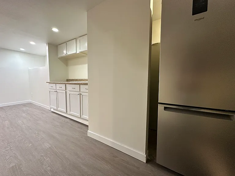 341 Bertha Ave — Photo 5