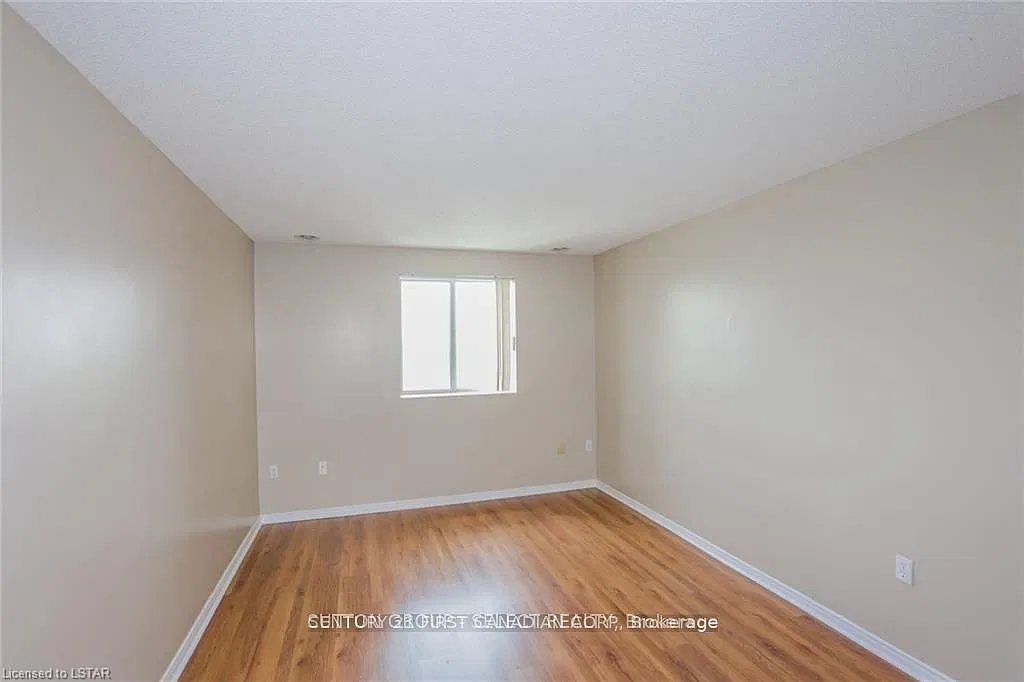 30 Chapman Ct — Photo 4