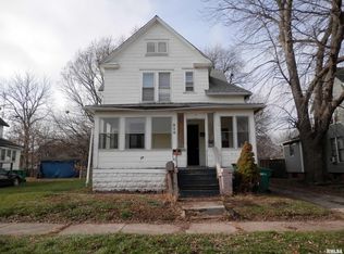 216 Allens Ave, Galesburg, IL 61401